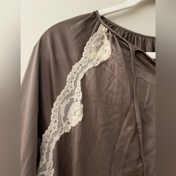 Vintage 2 pc gown with matching housecoat - Picture 8 of 12